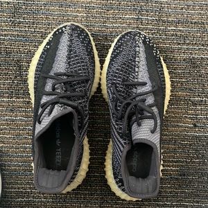 YEEZY 350 V2 Carbon Size 6.5Y GS